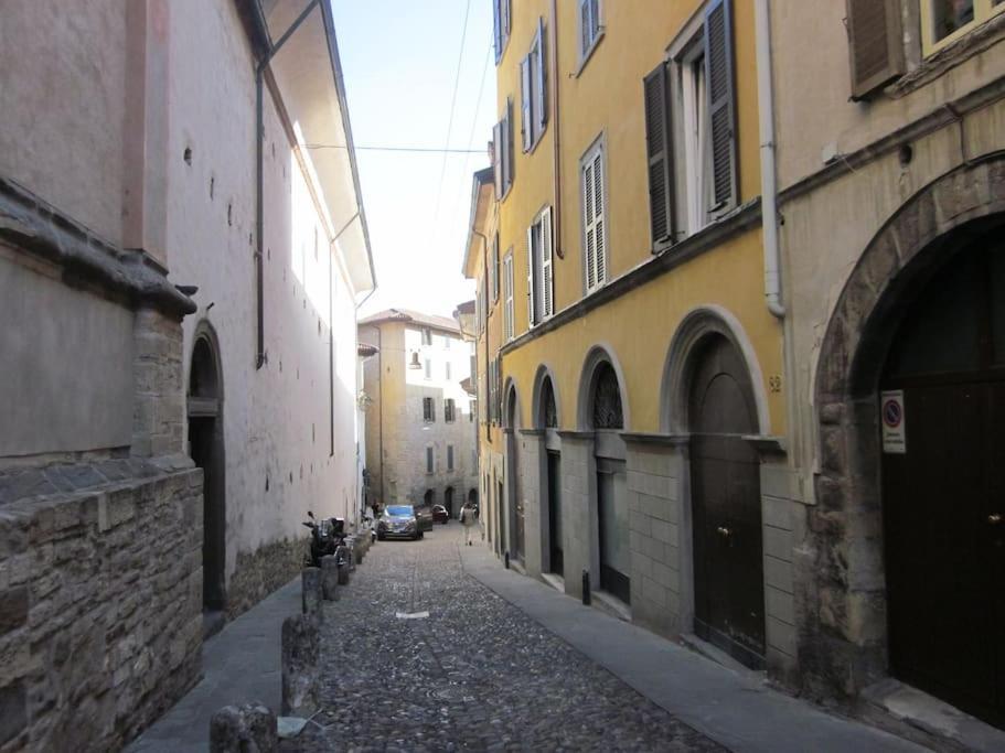 Casa Lalla In Centro Storico A Bergamo Exterior photo